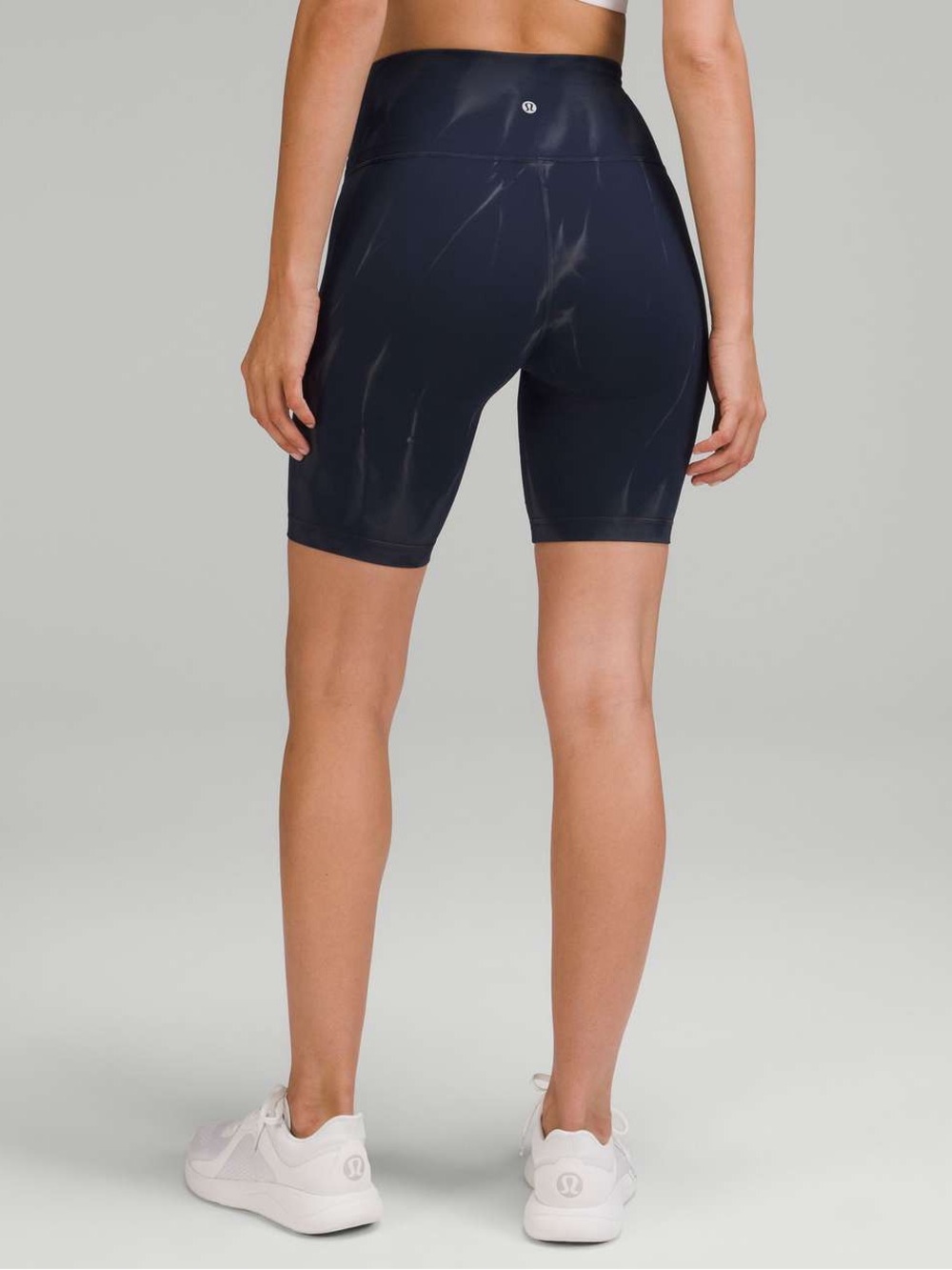 Lululemon Wunder Train High-Rise Short 8"
Sun Bleached Wash True Navy
